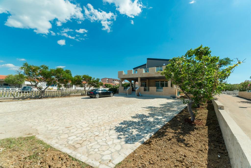 Apartments Mavracic Vir Εξωτερικό φωτογραφία
