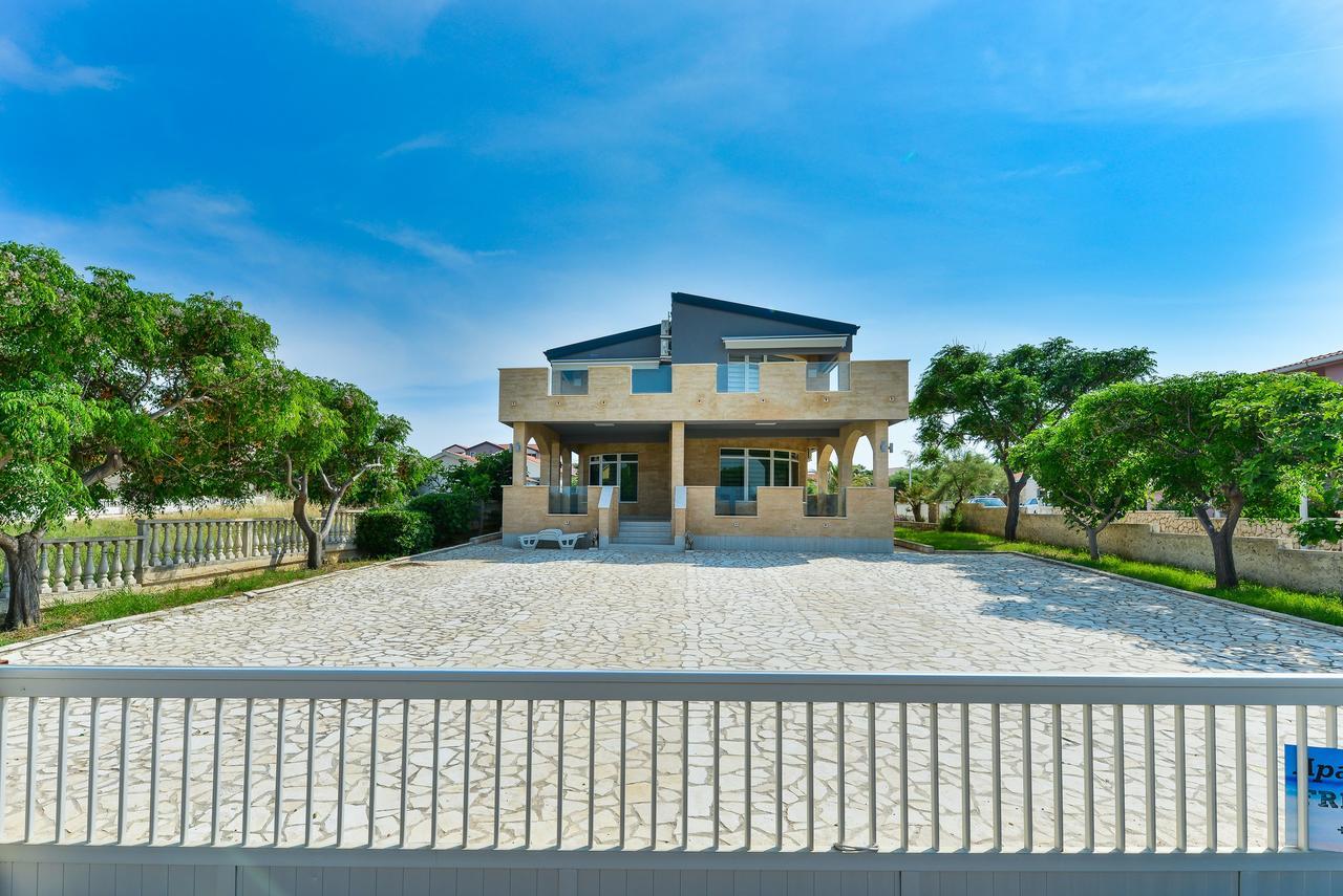 Apartments Mavracic Vir Εξωτερικό φωτογραφία