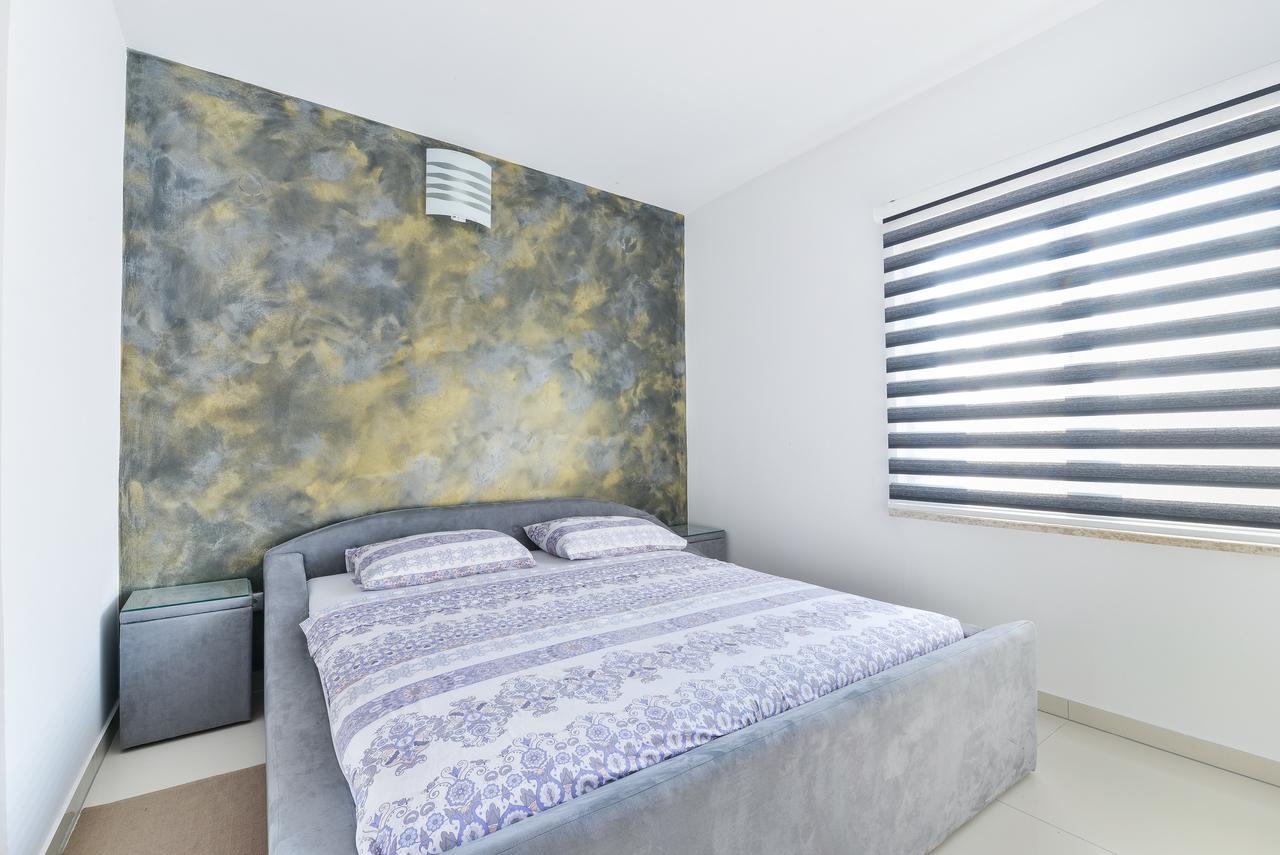 Apartments Mavracic Vir Εξωτερικό φωτογραφία